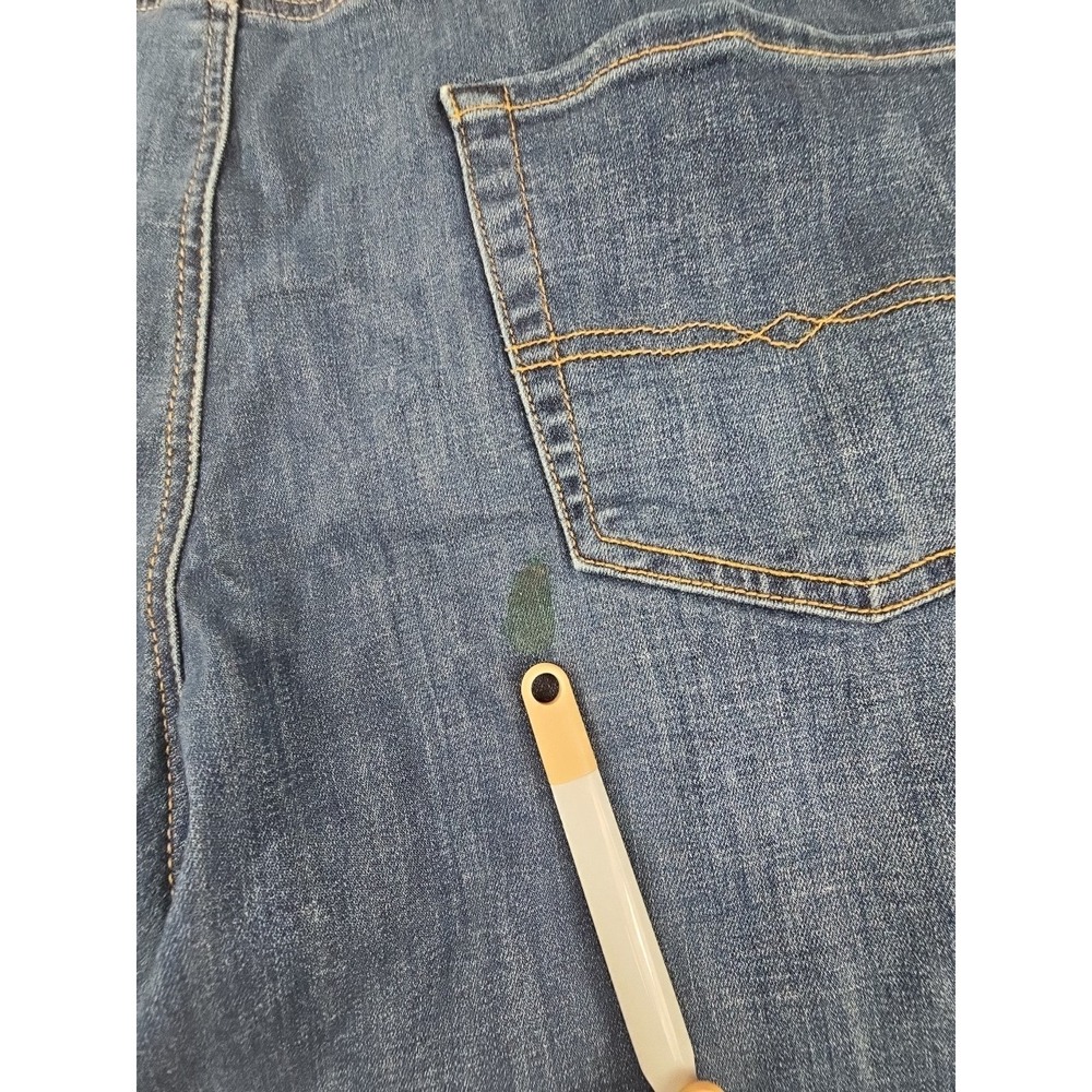 Lucky Brand 411 Athletic Taper Jeans Mens 40x30 Blue Distressed Advanced Stretch - Picture 9 of 16
